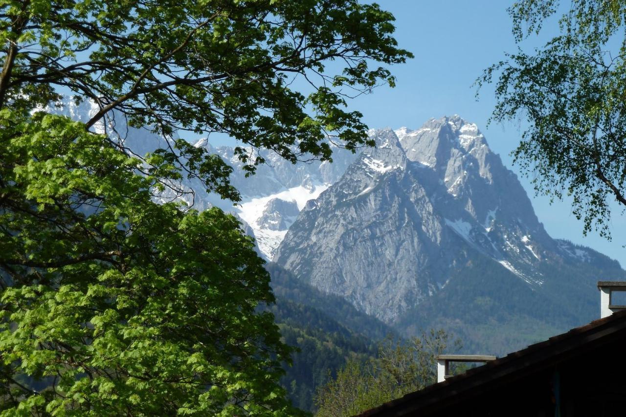 Ferienhaus Erika Garmisch-Partenkirchen Exteriör bild