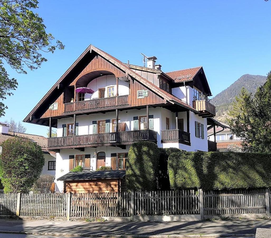 Ferienhaus Erika Garmisch-Partenkirchen Exteriör bild